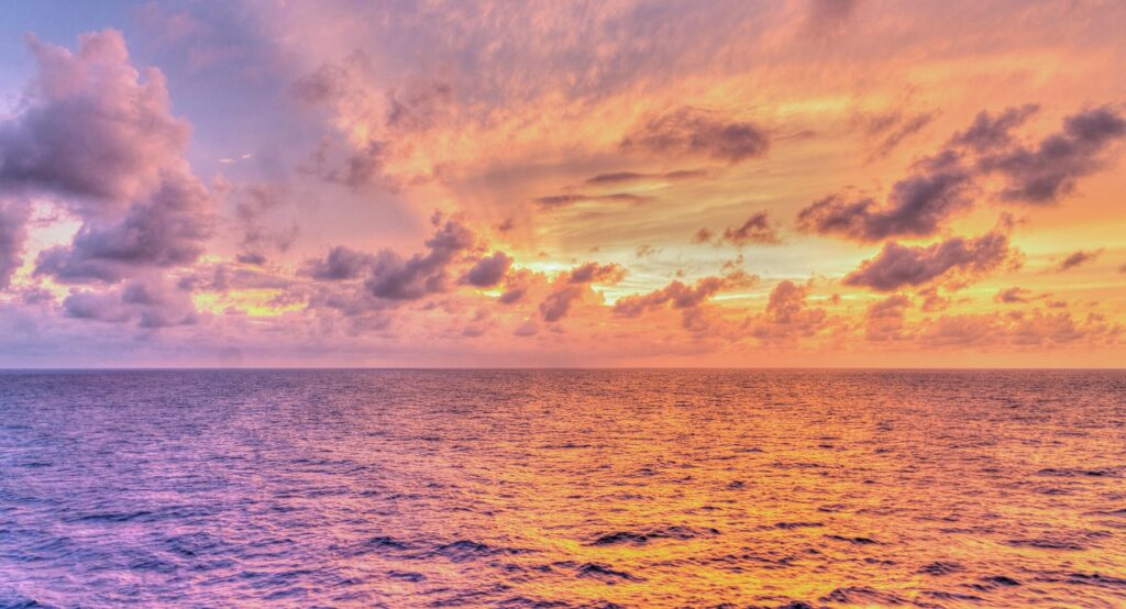 夕日と海の景色