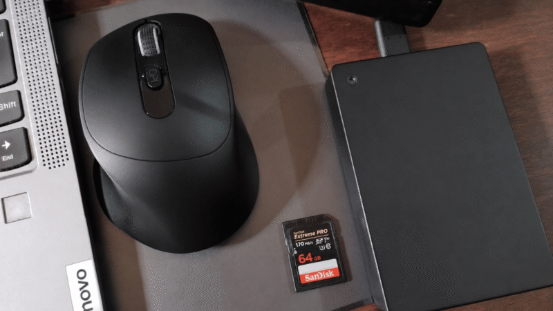 少年野球の写真を保存しているSDカードと外付けHDD